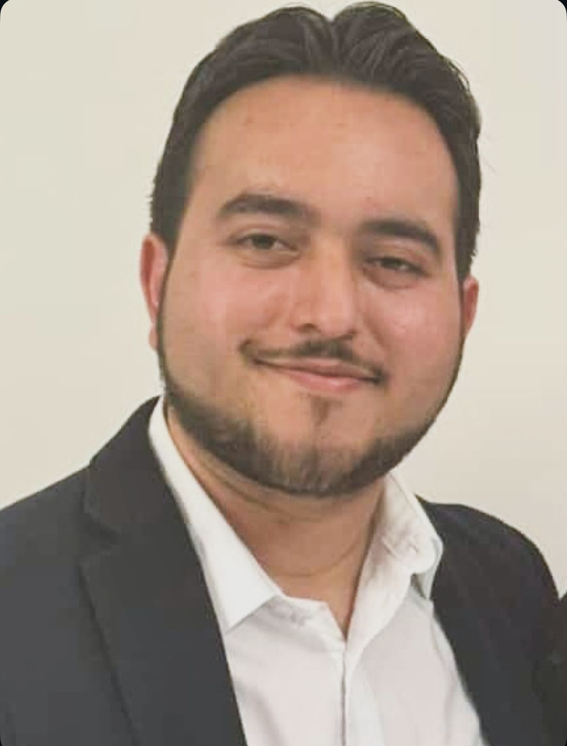 Foto de Jesús Cesar Flores Arriaga, psicólogo especialista en terapia psicoanalítica